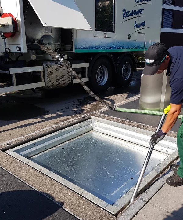Villiger Mobile Bin Cleaning System - Image 6