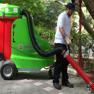 FIL – BATTERY POWERED SWEEPER WITH MANUAL CONTROL