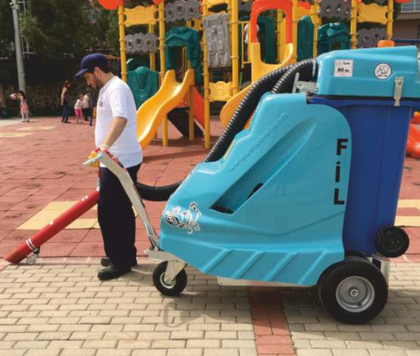 FIL – GASOLINE OPERATED SWEEPER WITH MANUAL CONTROL